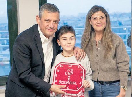 Özgür Özel: 'Hepimizin Yürüyecek Çok Yolu Var'