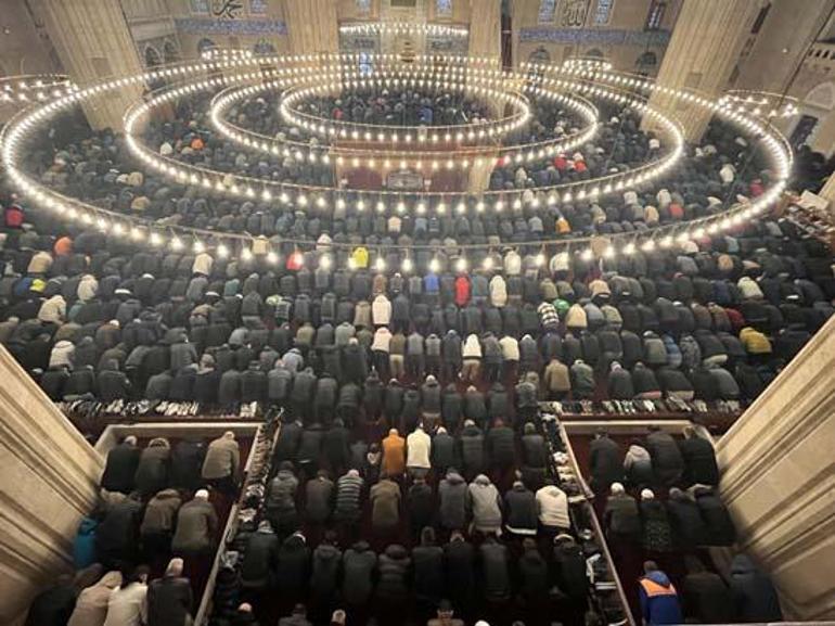 Selimiye Camisi'nde İlk Bayram Namazı Coşkusu: Dört Yılın Ardından Yeniden İbadet