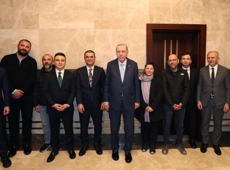 Cumhurbaşkanı Erdoğan, Kanal D Programı 'Bir Ramazan Akşamı' Ekibini Kutladı