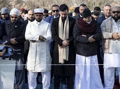 New York'un İlk Müslüman Belediye Başkanı Mamdani'den Bayram Namazında Anlamlı Mesaj