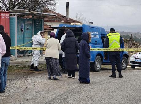 Bursa'da Kanlı Olay: Yeğenini Bıçaklayarak Öldüren Dayı, Kardeşi ve Damadını Yaraladı