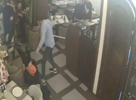 Mezitli Belediye Başkanı Serkan Tuncer, Restoranda Yumruklu Kavga Anlarına Karıştı