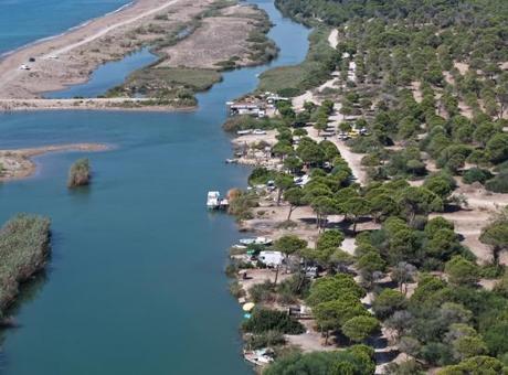 Antalya'da Kumköy Sahilinde Kaçak Yapılar ve Kirlilikle Mücadele Başladı