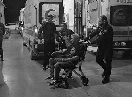 Adana'da İki Grup Arasında Bıçaklı Kavga: 2 Kişi Yaralandı