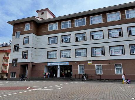 Kar Spreyi Kullanımı Okulda Paniğe Neden Oldu: 30 Öğrenci Hastaneye Kaldırıldı