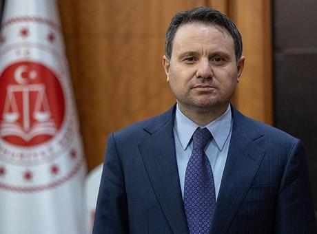 Adalet Bakanı Gürlek'ten CHP Lideri Özel'e Suç Duyurusu ve 1 Milyonluk Tazminat Davası