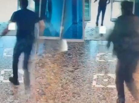 Esenyurt'ta Gizemli Ölüm İhbarı: İki Kişi Dairede Ölü Bulundu