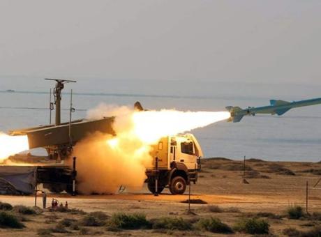 İran Devrim Muhafızları'ndan ABD ve İsrail Üslerine Füze Saldırısı