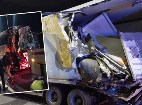 Kuzey Marmara Otoyolu'nda Yolcu Otobüsü ve Tır Çarpıştı: 10 Yaralı