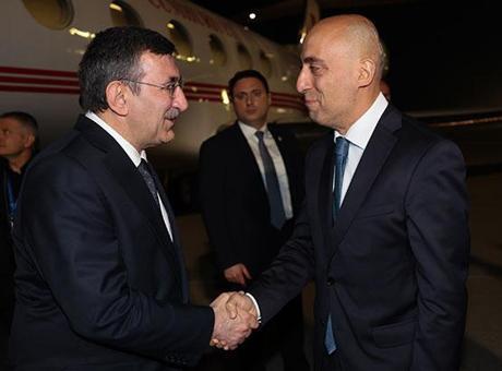 Cumhurbaşkanı Yardımcısı Cevdet Yılmaz Bakü'de Resmi Temaslarda Bulunuyor