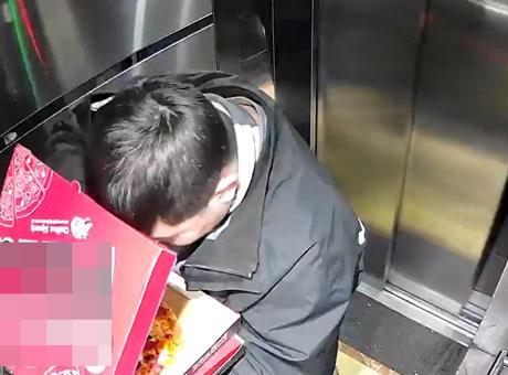 Düzce'de Şok Olay: Pizzayı Yedikten Sonra Asansöre Tuvaletini Yapan Kurye