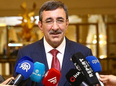 Cumhurbaşkanı Yardımcısı Yılmaz Azerbaycan'da: Ekonomik Büyüme Vurgusu