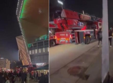 Kağıthane'deki Alışveriş Merkezinde Yangın: İtfaiye Ekipleri Olay Yerinde