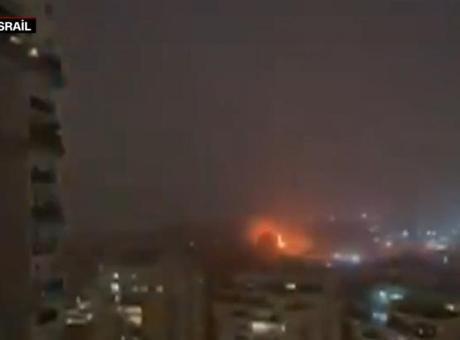 İran Füzesi İsrail'in Petah Tikva Sanayi Bölgesine İndi