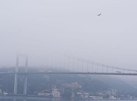 İstanbul'da Sis Bastırdı: Görüş Mesafesi Kısıtlandı