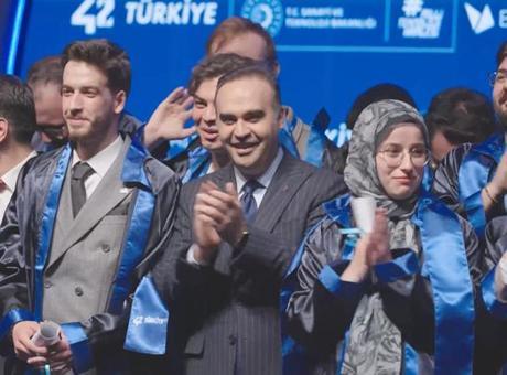 42 Türkiye Yazılım Okulları İlk Mezunlarını Kutladı