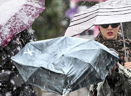 Meteoroloji ve AKOM'dan Çarpıcı Uyarılar: Balkanlar'dan Gelen Soğuk Hava ve Yağışlar Dikkat Çekiyor