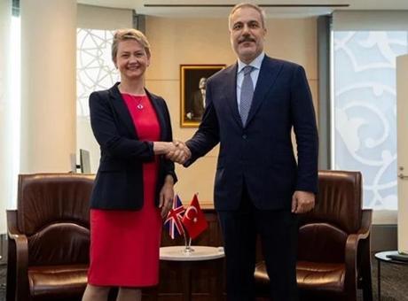 Dışişleri Bakanı Hakan Fidan, Birleşik Krallık Meslektaşı Yvette Cooper ile Görüştü