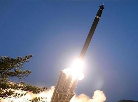 Kuzey Kore, Doğu Denizi'ne Tanımlanamayan Roket Fırlattı