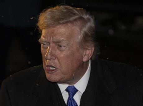 ABD'de Savaş Suçlamaları ve Azil Talepleri: Trump'ın Politikasına Tepkiler Artıyor