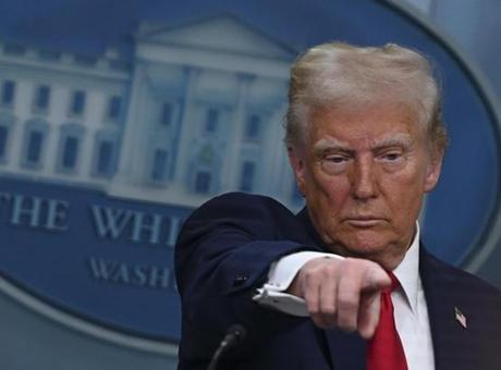 Trump, Medyayı Tehdit Etti: 'Şarlatanlık Yapıyorlar' ve Soruşturma Açılacak