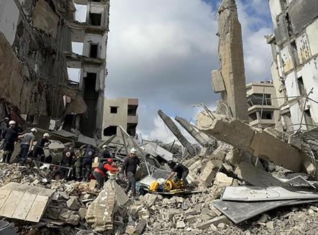 İsrail'in Lübnan'a Hava Saldırıları: 254 Ölü, 1165 Yaralı