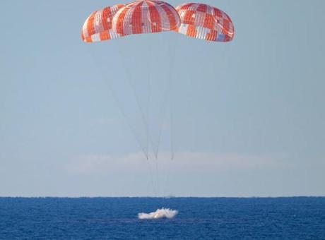Artemis II İnişi: Ay'ın Karanlık Yüzünü İlk Kez Gören Astronotlar Dünya'ya Döndü