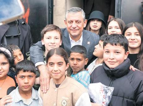 Demokrasi İçin Ara Seçim Çağrısı: Özel'in Açıklamaları