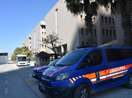 İzmir'de İZBETON AŞ Üzerinden Başlatılan Kooperatif Soruşturmasında 9 Şüpheli Adliyeye Sevk Edildi