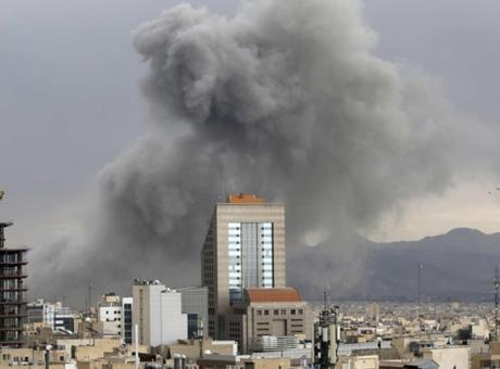 İran'da ABD ve İsrail Saldırıları Sonucu 942 Okul Zarar Gördü