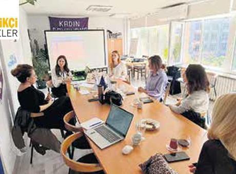 Mor Mücadele Projesi ile Kadınların Güçlenmesi Hedefleniyor