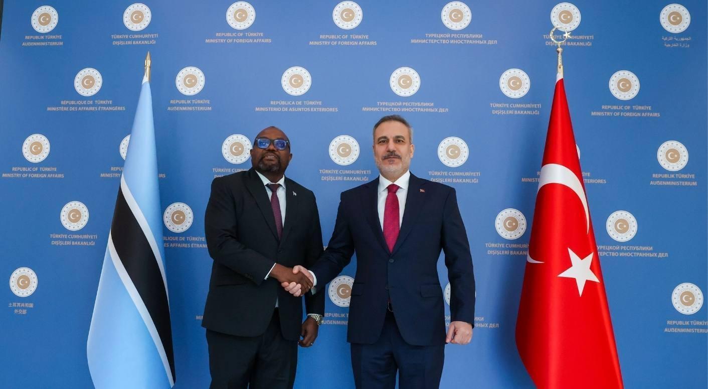 Diplomatik Temas: Hakan Fidan, Botsvana ile İlişkileri Geliştirdi