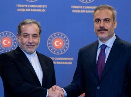 Dışişleri Bakanı Hakan Fidan ve İranlı Mevkidaşı Arakçi Telefonla Görüştü