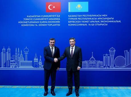 Cumhurbaşkanı Yardımcısı Cevdet Yılmaz, Kazakistan Başbakanı ile Verimli Bir Görüşme Gerçekleştirdi