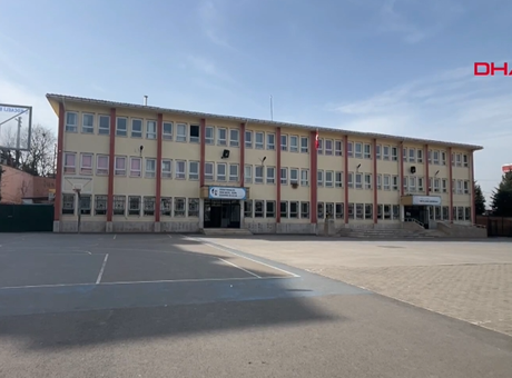 Kocaeli'de Okul Kapı Görevlisi İki Kız Öğrenciye Taciz Suçlamasıyla Tutuklandı