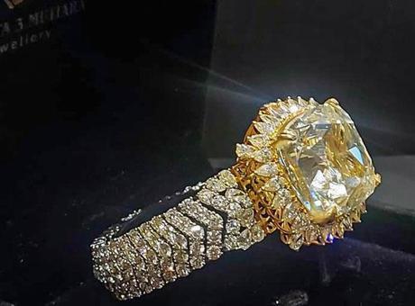İstanbul'da Ele Geçirilen En Büyük Kaçak Pırlanta: 80 Karat Değerli Taş Operasyonla Yakalandı