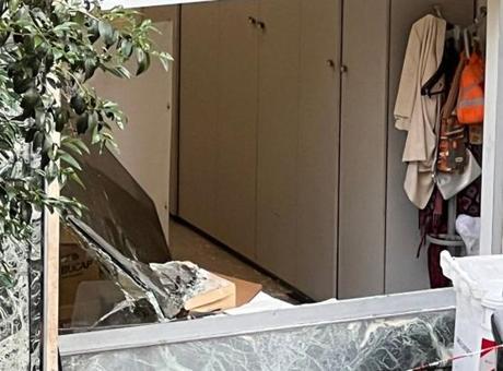 Napoli'de Soygun: 25 Kişiyi Rehin Aldılar ve Kaçtılar