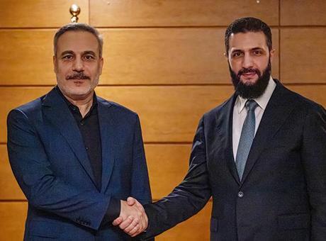 Dışişleri Bakanı Hakan Fidan, Suriye Cumhurbaşkanı Ahmed Şara ile Antalya'da Bir Araya Geldi