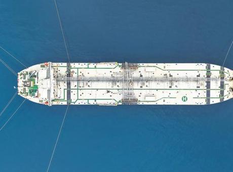 Hürmüz Boğazı'nın Açılması Petrol Fiyatlarını Sarstı, Altın Yükselişe Geçti