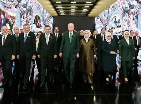 Cumhurbaşkanı Erdoğan Diplomasi Forumu'nda Yoğun Görüşmeler Gerçekleştiriyor