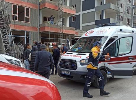 Ankara'da İnşaat İskelesi Çöktü: 1'İ Ağır 3 Yaralı