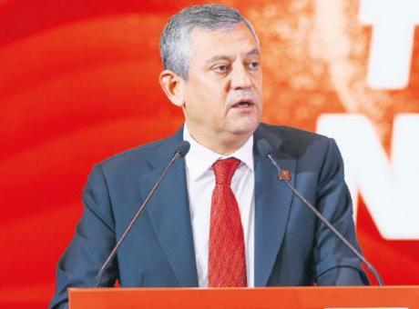 CHP MYK Toplantısı: Radikal Eylemle Gündem Değişiyor