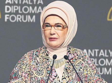 Emine Erdoğan'dan Barış İçin Önemli Mesaj: Antalya Diplomasi Forumu'na Vurgu