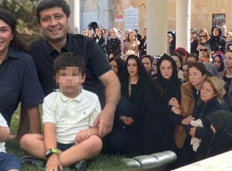 Çilek Yüzünden Hayatını Kaybeden 2,5 Yaşındaki Çocuğun Ailesine Taziye Mesajları Yağıyor