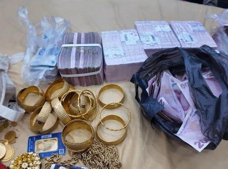 Konya'da Emlakçı Gibi Görünen Tefecilik Ağına Şafak Operasyonu Düzenlendi