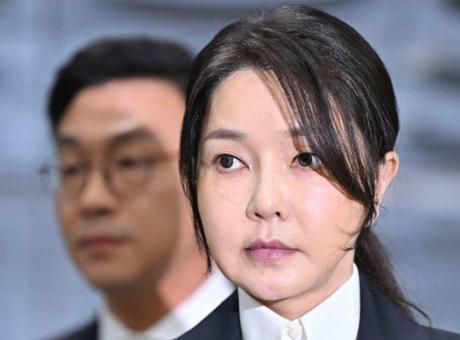 Eski First Lady Kim Keon Hee'ye 4 Yıl Hapis Cezası: Hisse Senedi Manipülasyonu ve Rüşvet Suçlamaları
