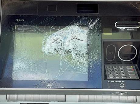 Adana'da ATM'lere Zarar Veren Zanlı Kıskıvrak Yakalandı