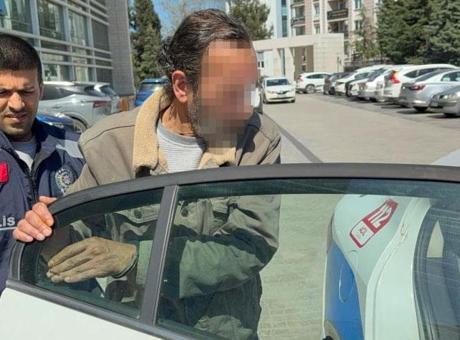 Kolonya Krizi: 56 Yaşındaki Adam Annesine Saldırarak Kolunu Kırdı