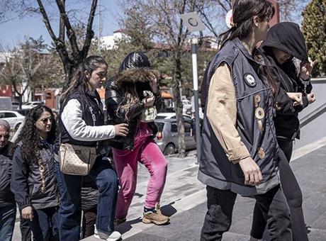 Erzurum'da Fuhuş Operasyonu: 10 Şüpheli Gözaltında