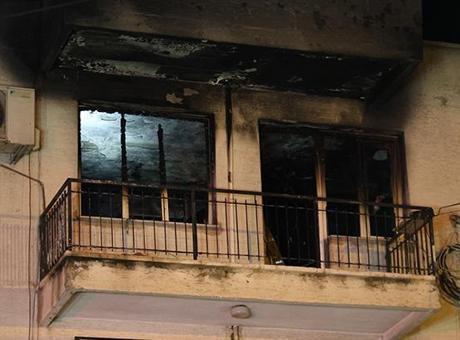 İzmir'de Korkutan Yangın: Baba Hayatını Kaybetti, Oğul İse Yoğun Bakımda